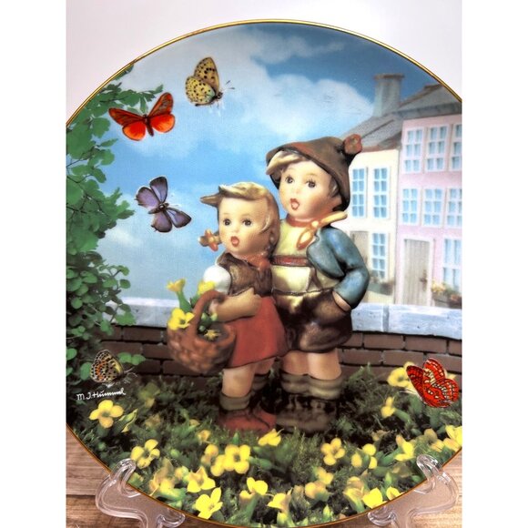 M.I. Hummel "Surprise" Collectible Plate From Little Companions Series - Picture 2 of 3